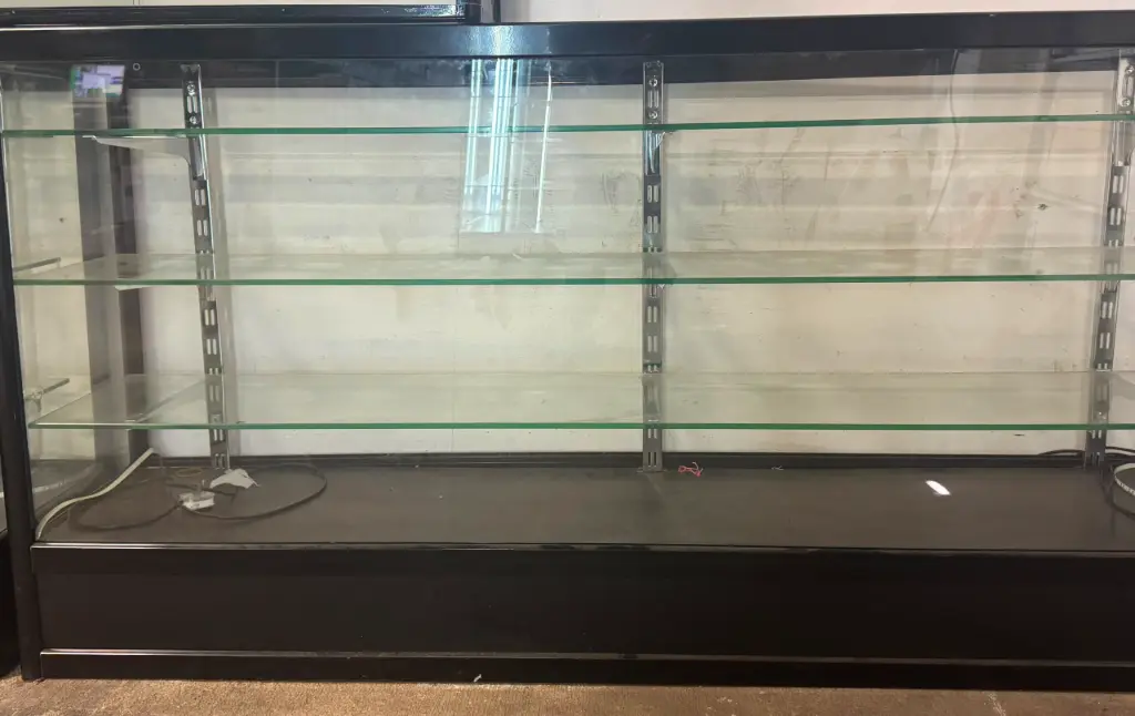 HOOKAH GLASS CABINETS WITH GREAT WIDTH 